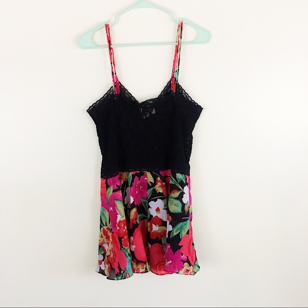 Vintage Victoria’s Secret Lace Floral Nightie - Picture 4 of 4